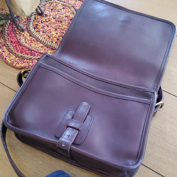 Vintage Coach Messenger Crossbody New York City in Burgundy +Original Hangtag - Picture 8 of 10